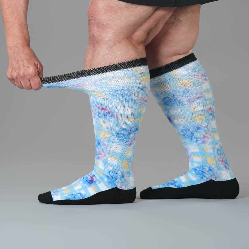Picnic Flowers EasyStretch™ Socks