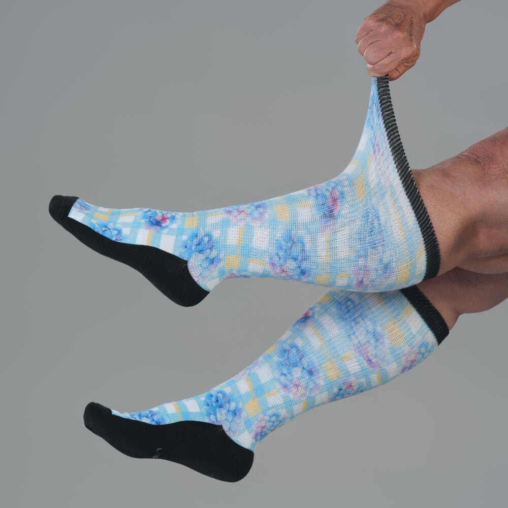 Picnic Flowers EasyStretch™ Socks