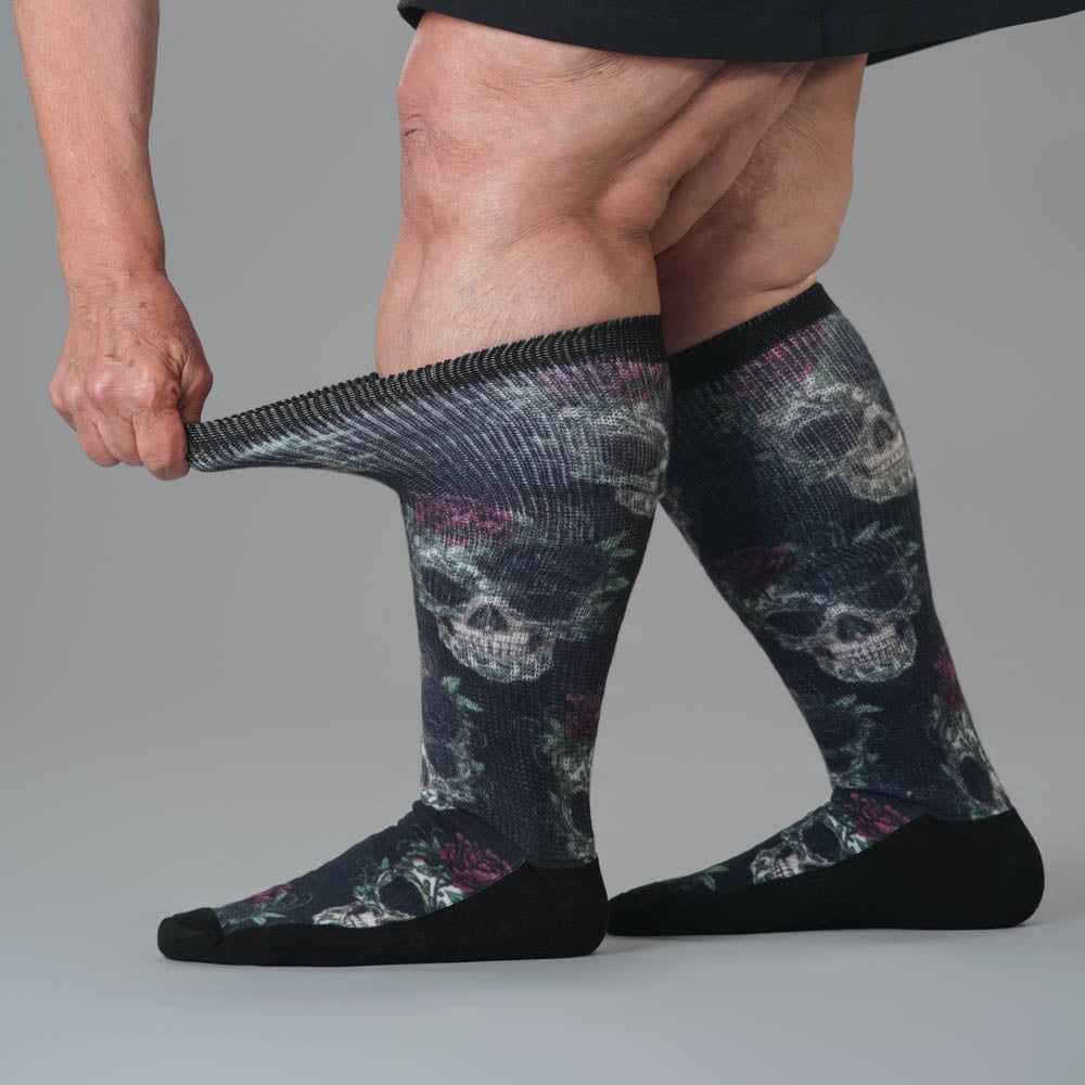 Skulls and Roses EasyStretch™ Socks