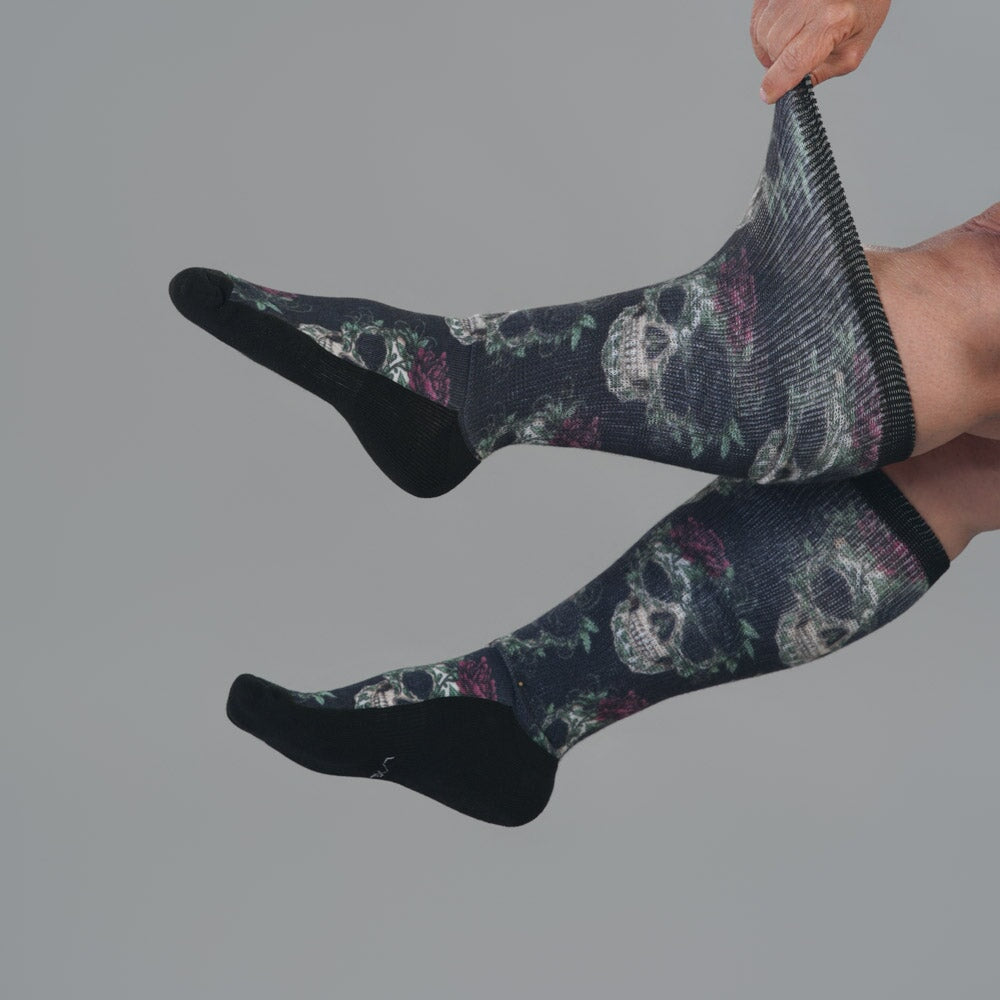 Skulls and Roses EasyStretch™ Socks